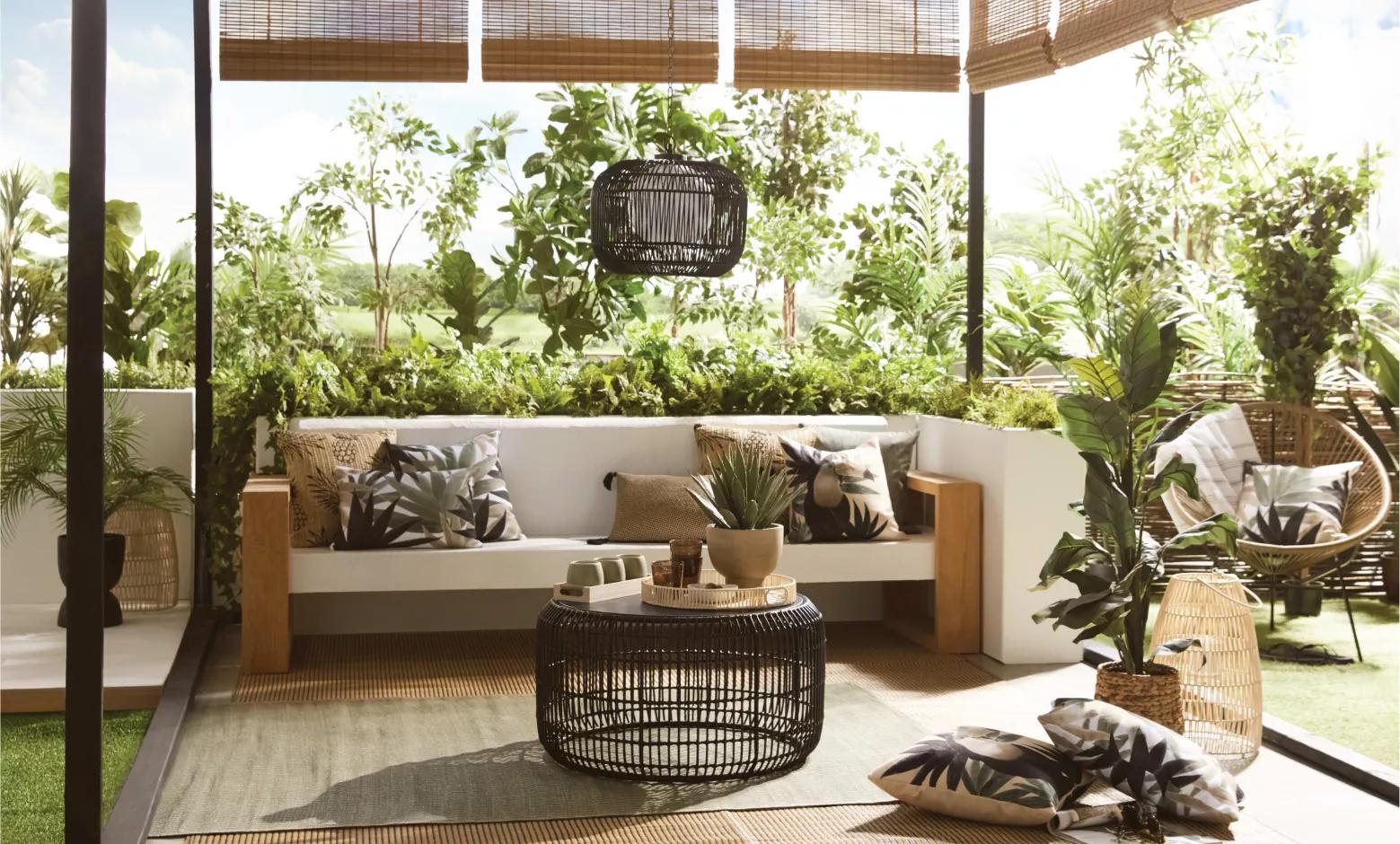 Bouclair outdoor cushions hotsell